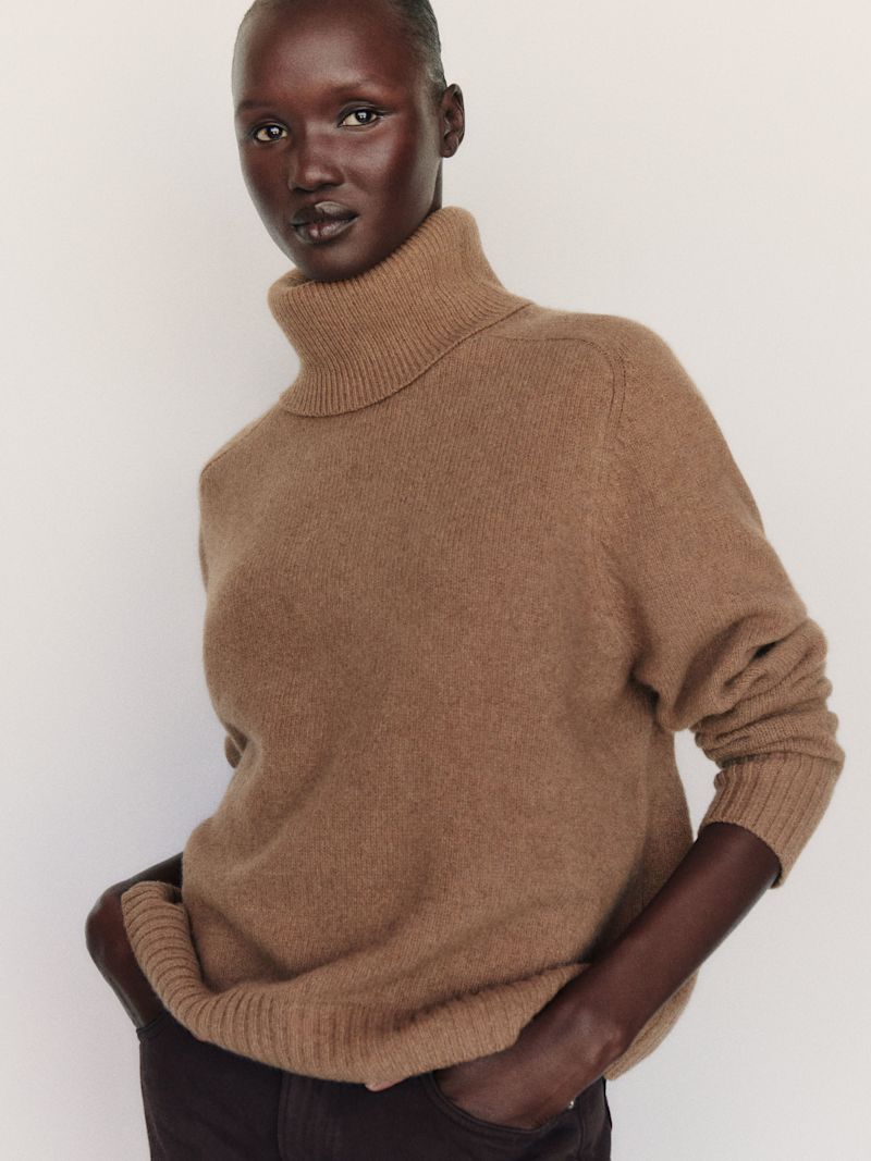 Heathered Chanterelle Dove Cashmere Oversized Turtleneck - Image 4