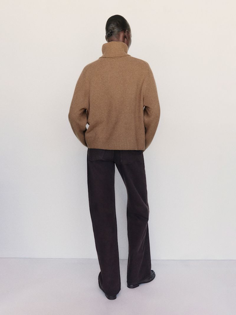 Heathered Chanterelle Dove Cashmere Oversized Turtleneck - Image 6