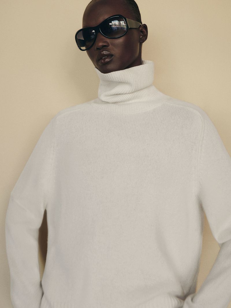 Yogurt Dove Cashmere Oversized Turtleneck