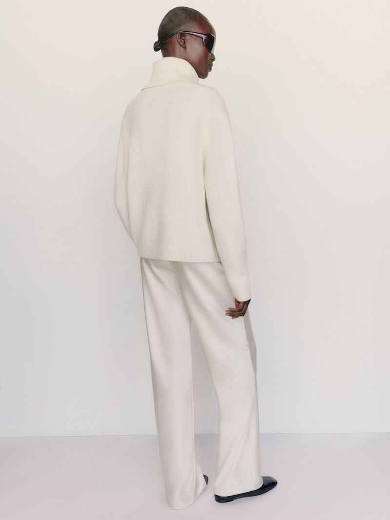 Yogurt Dove Cashmere Oversized Turtleneck - Image 6